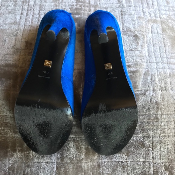 Pour La Victoire Electric Blue Fur Heels - Picture 8 of 9